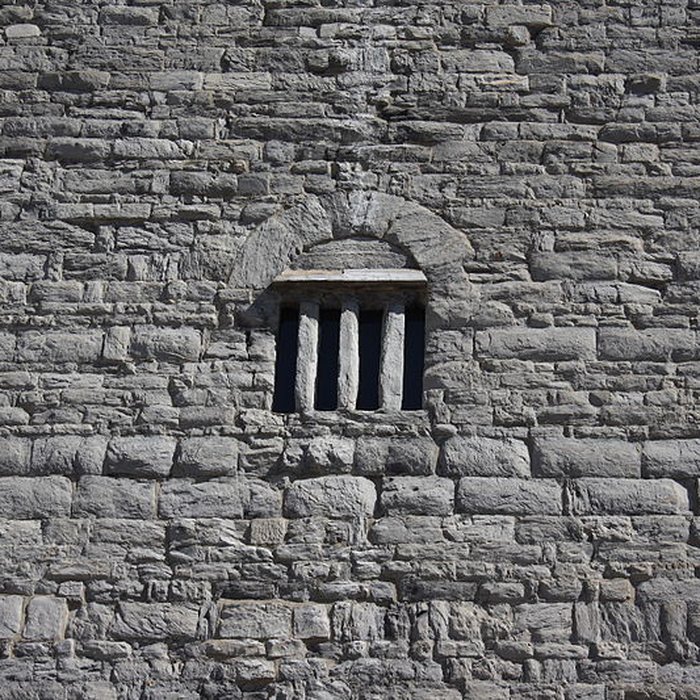 Photo de Tour brune dEmbrun