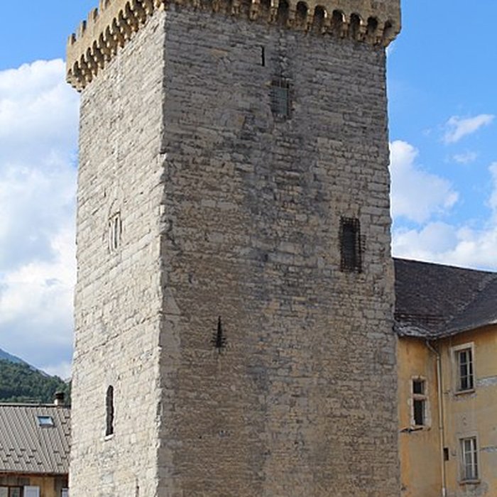 Photo de Tour brune dEmbrun