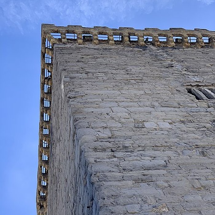 Photo de Tour brune dEmbrun