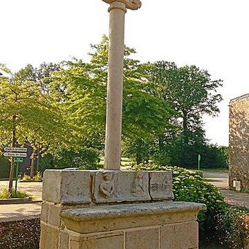 Croix de cimetière de Saint-Allouestre