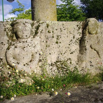 Croix de cimetière de Saint-Allouestre