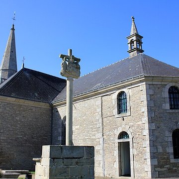 Croix de cimetière de Saint-Allouestre