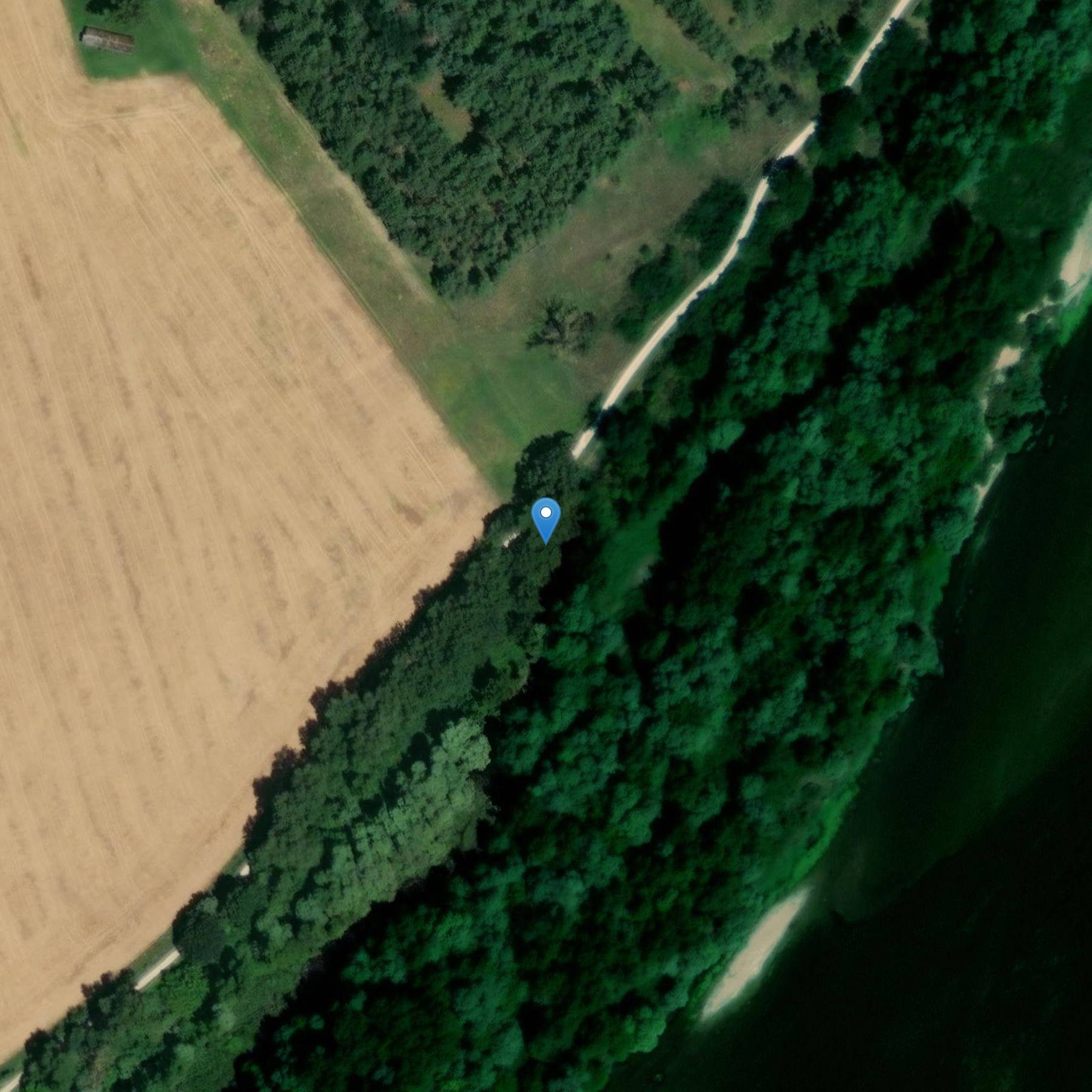 Photo de Saint-Laurent-sur-Oust Cemetery Cross