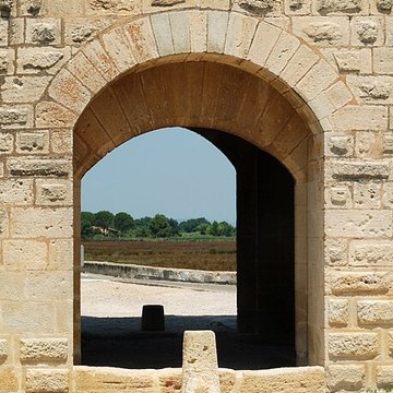 Tour Carbonnière de Saint-Laurent-dAigouze