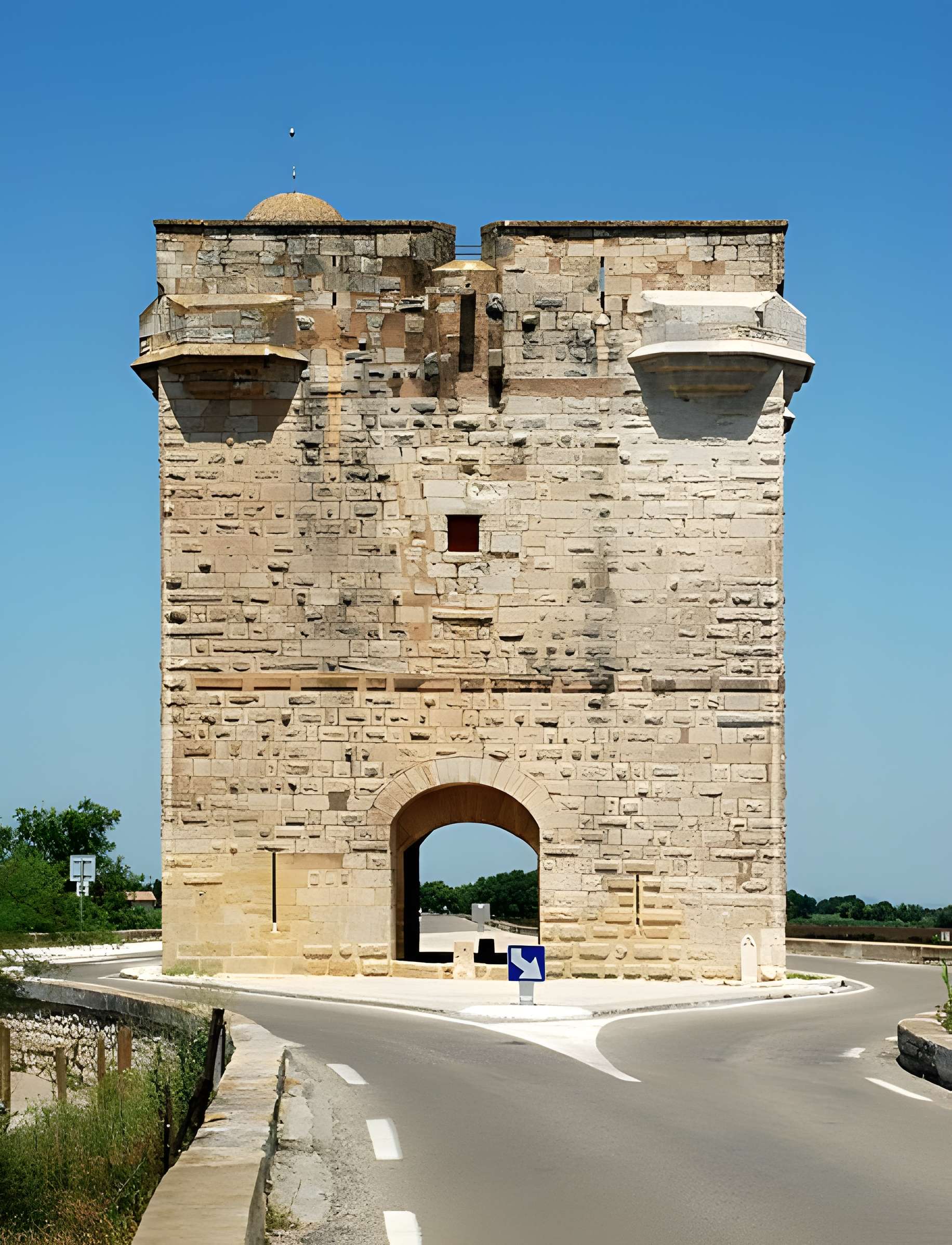 Tour Carbonnière de Saint-Laurent-d'Aigouze