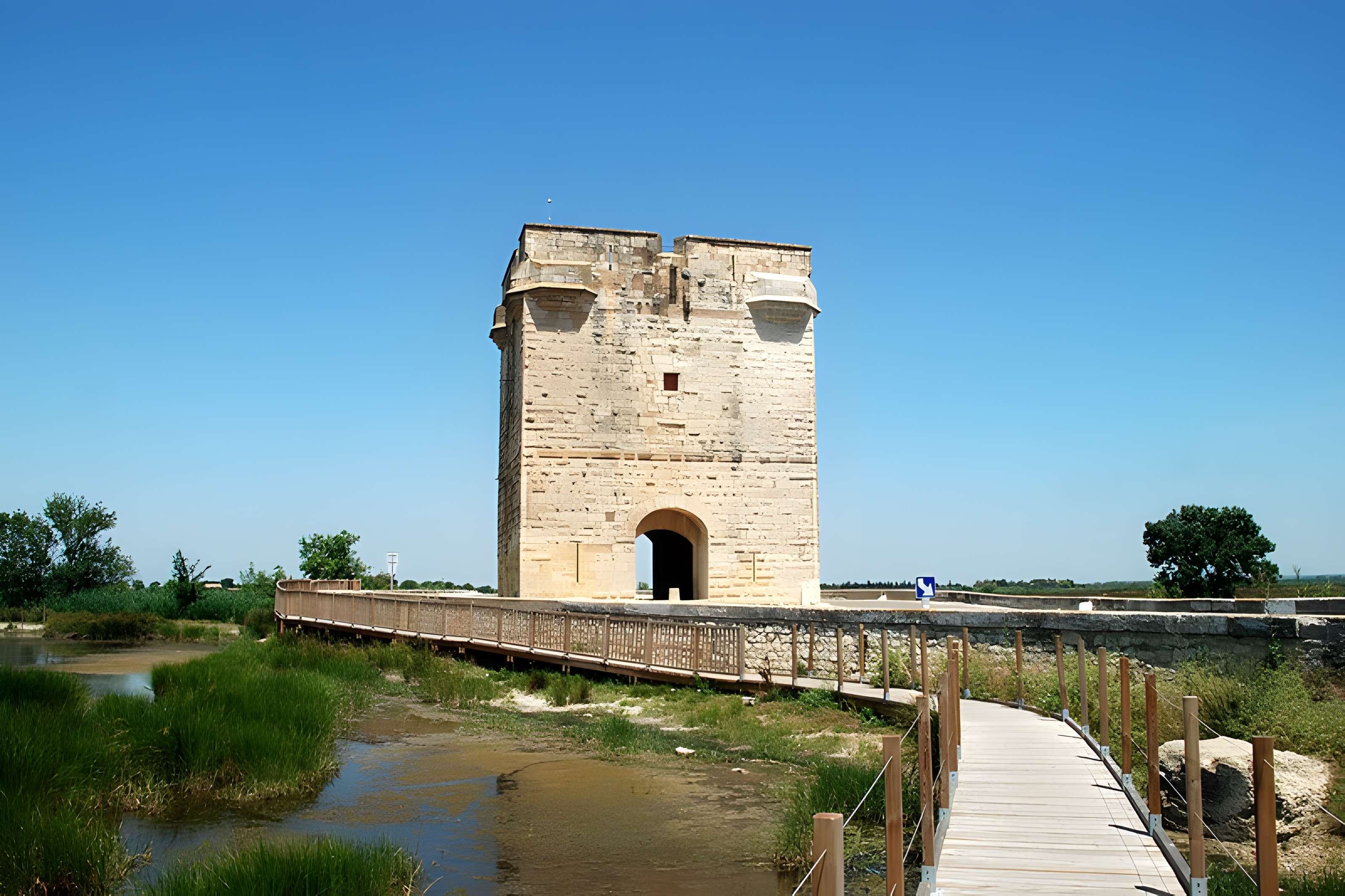 Tour Carbonnière de Saint-Laurent-d'Aigouze