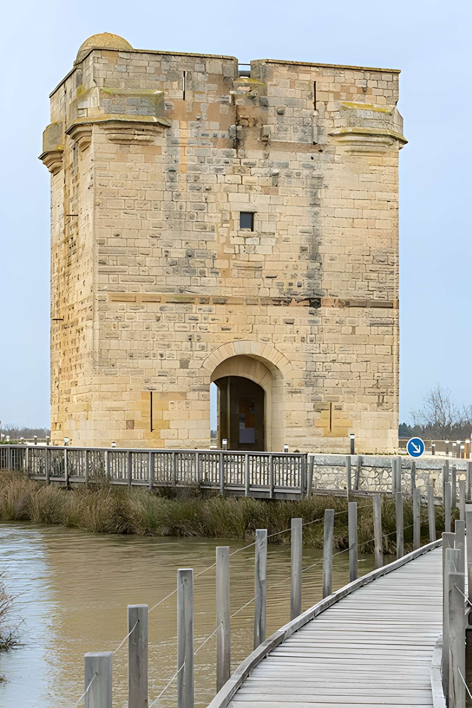 Tour Carbonnière de Saint-Laurent-d'Aigouze