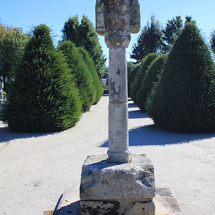 Photo de Croix de cimetière de Saint-Thuriau