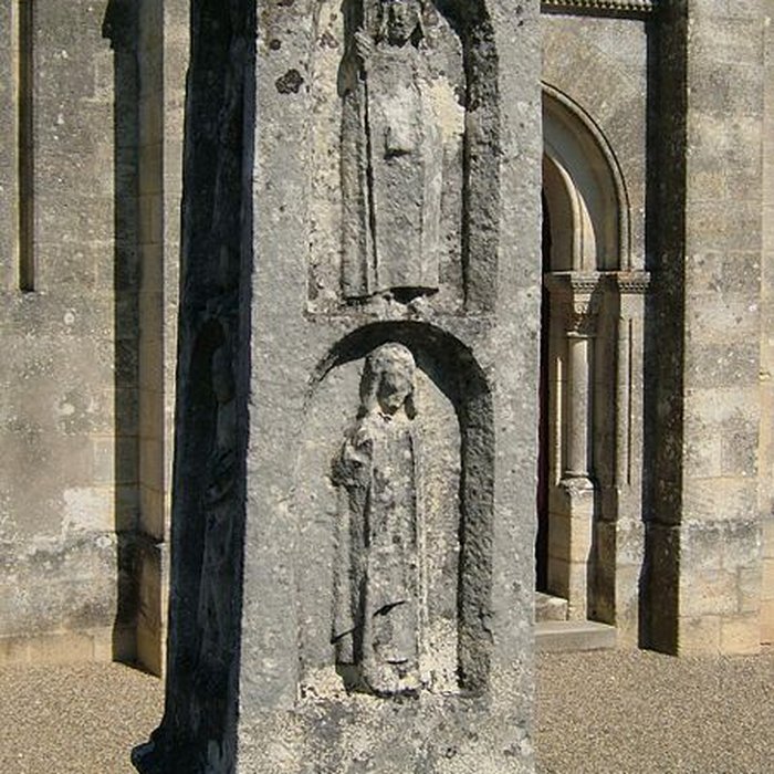 Photo de Croix de cimetière de Saint-Vivien-de-Blaye