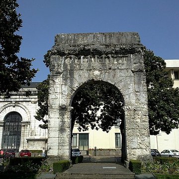 Arc de Campanus dAix-les-Bains