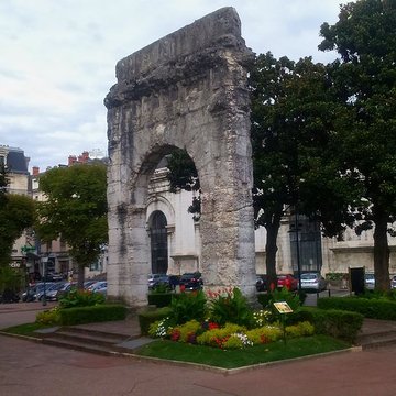 Arc de Campanus dAix-les-Bains