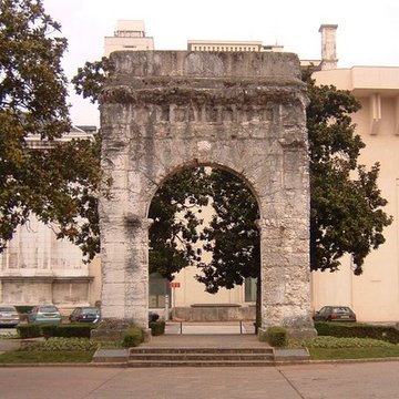 Arc de Campanus dAix-les-Bains