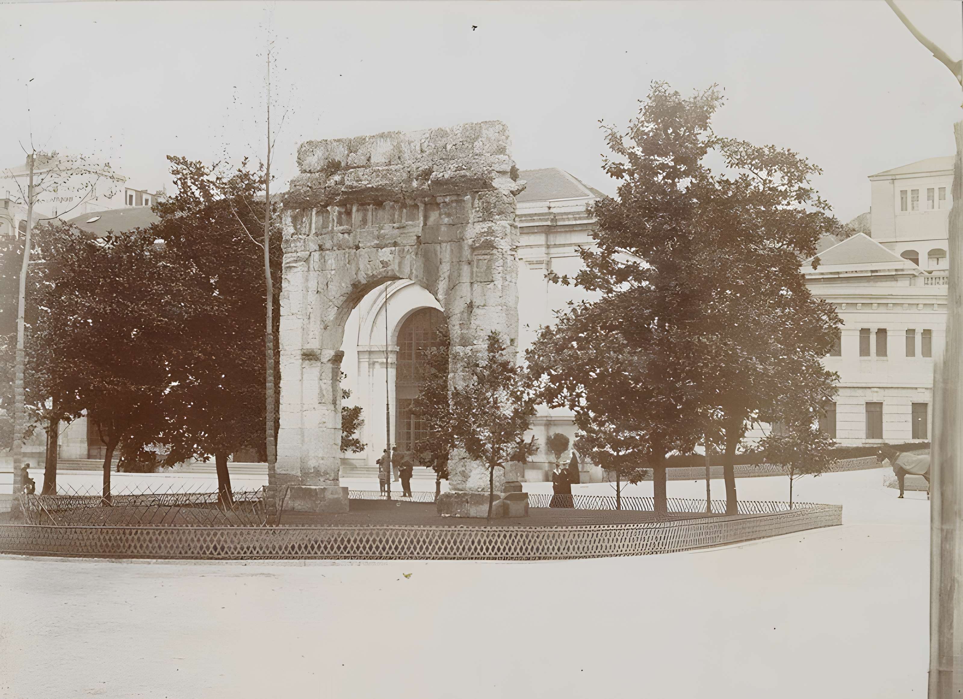 Arc de Campanus d'Aix-les-Bains
