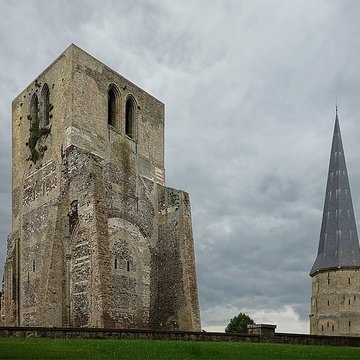 Tour Carrée de lAbbaye de Saint-Winoc