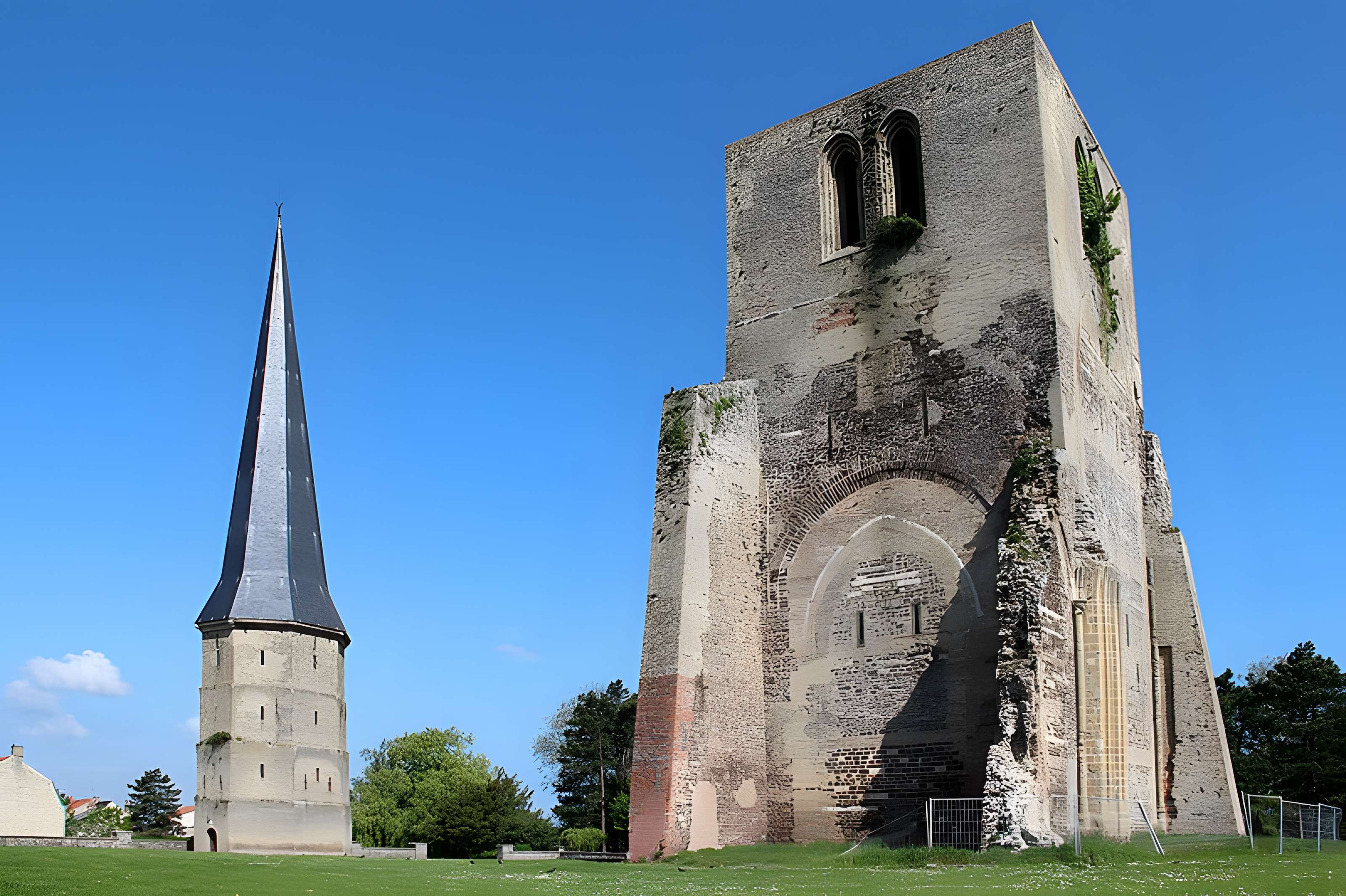 Tour Carrée de l'Abbaye de Saint-Winoc