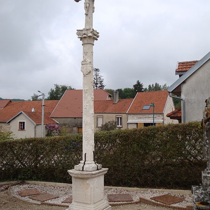 Photo de Croix de cimetière de Verseilles-le-Bas