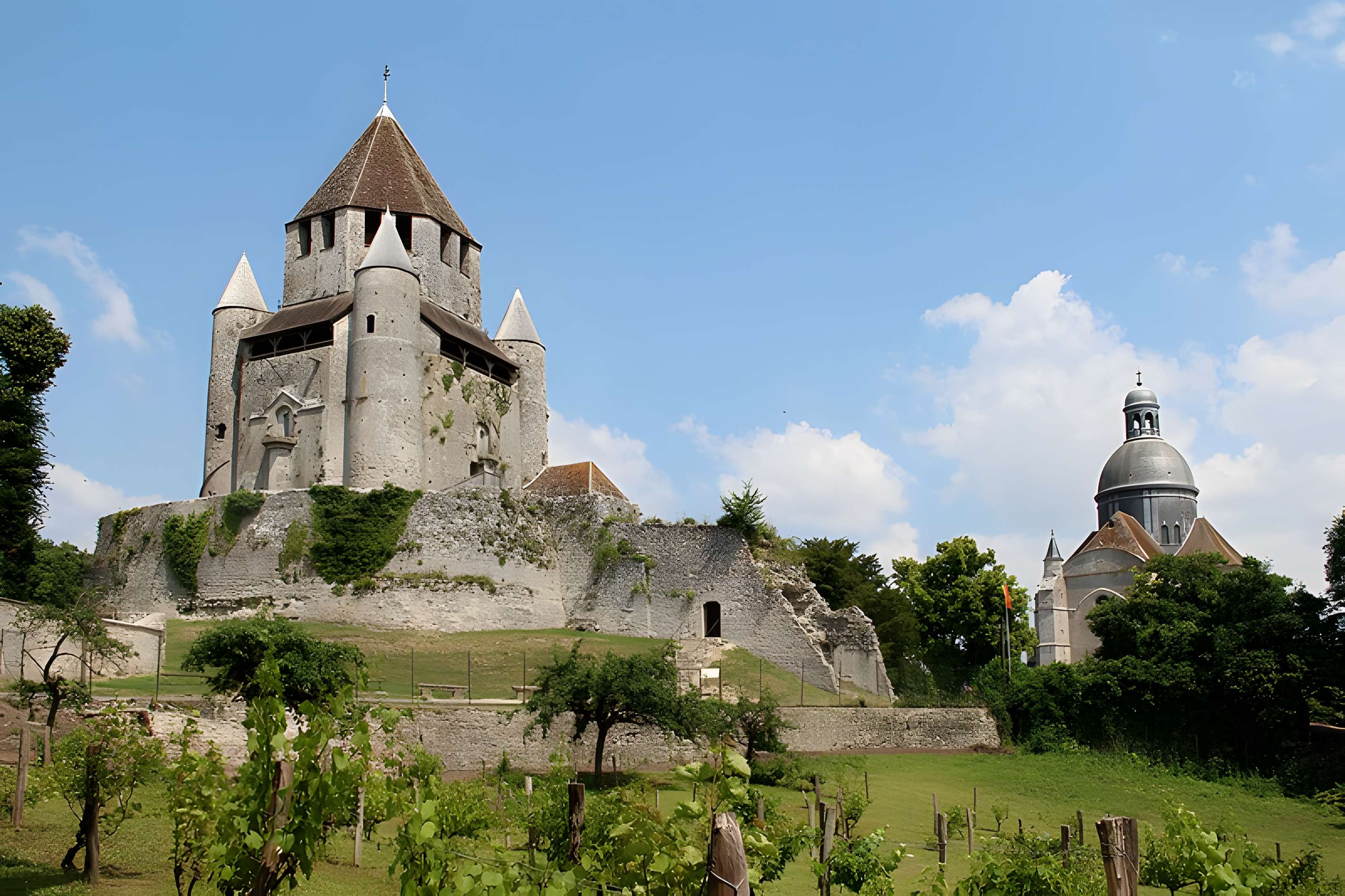 Tour César de Provins