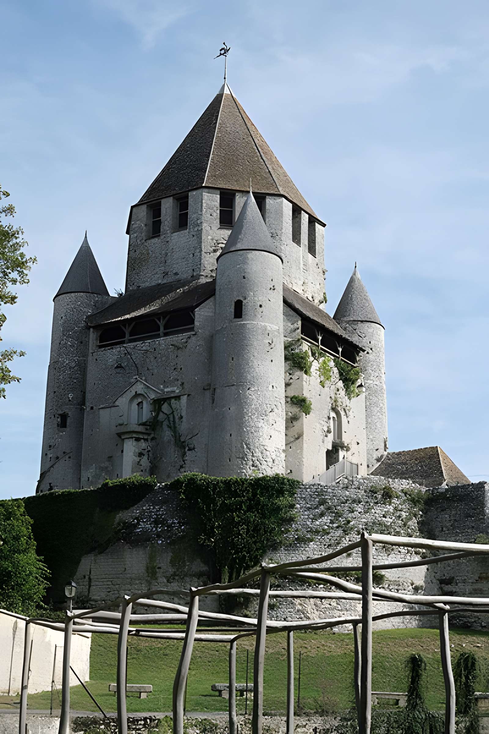 Tour César de Provins
