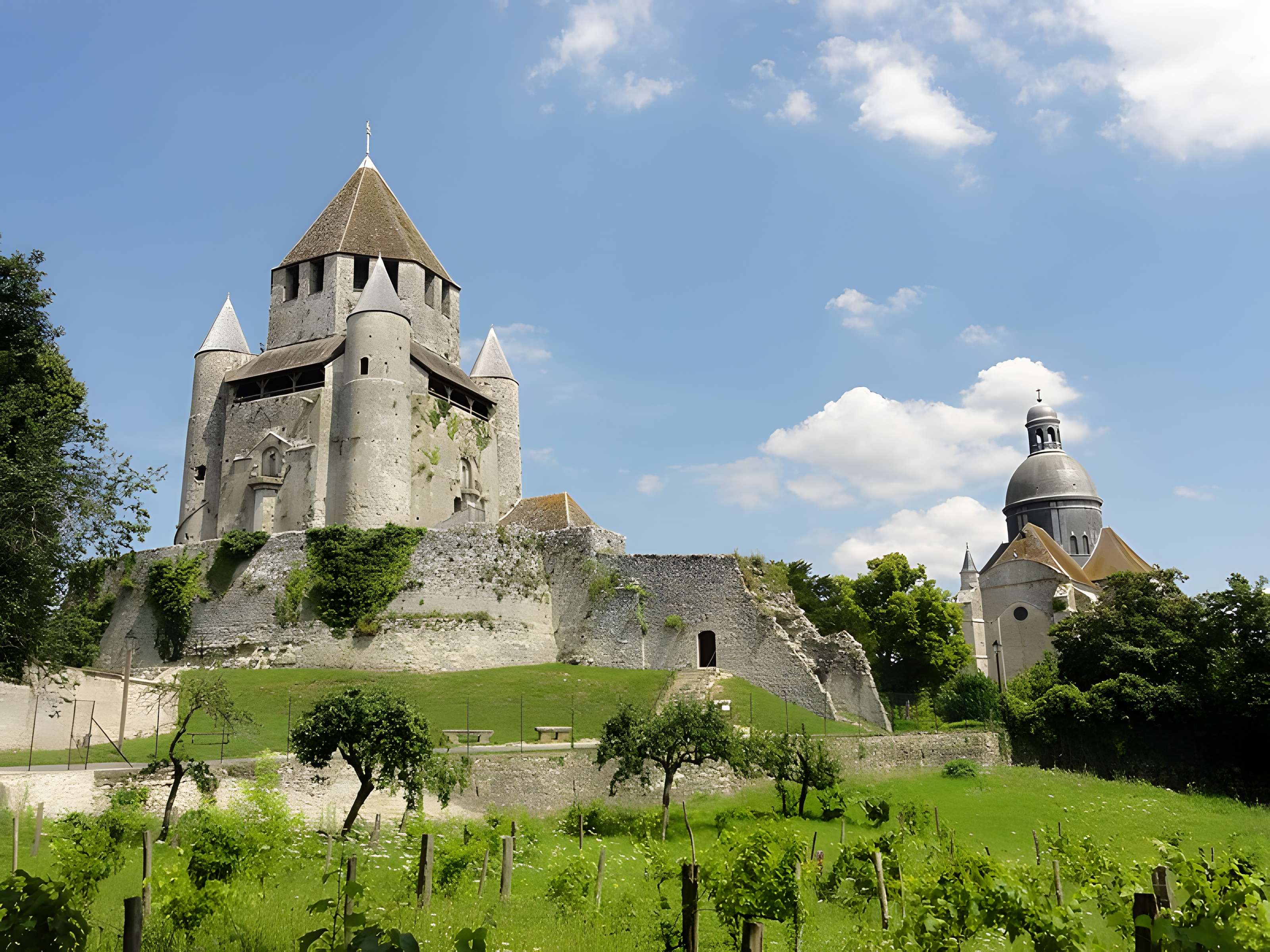 Tour César de Provins