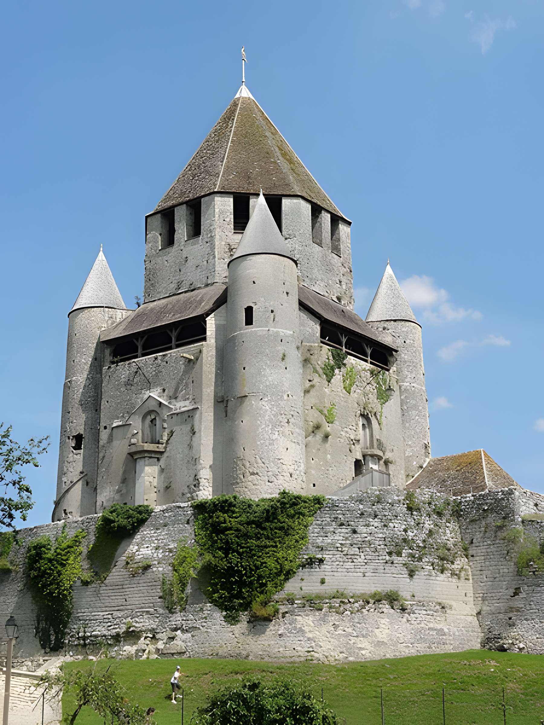 Tour César de Provins