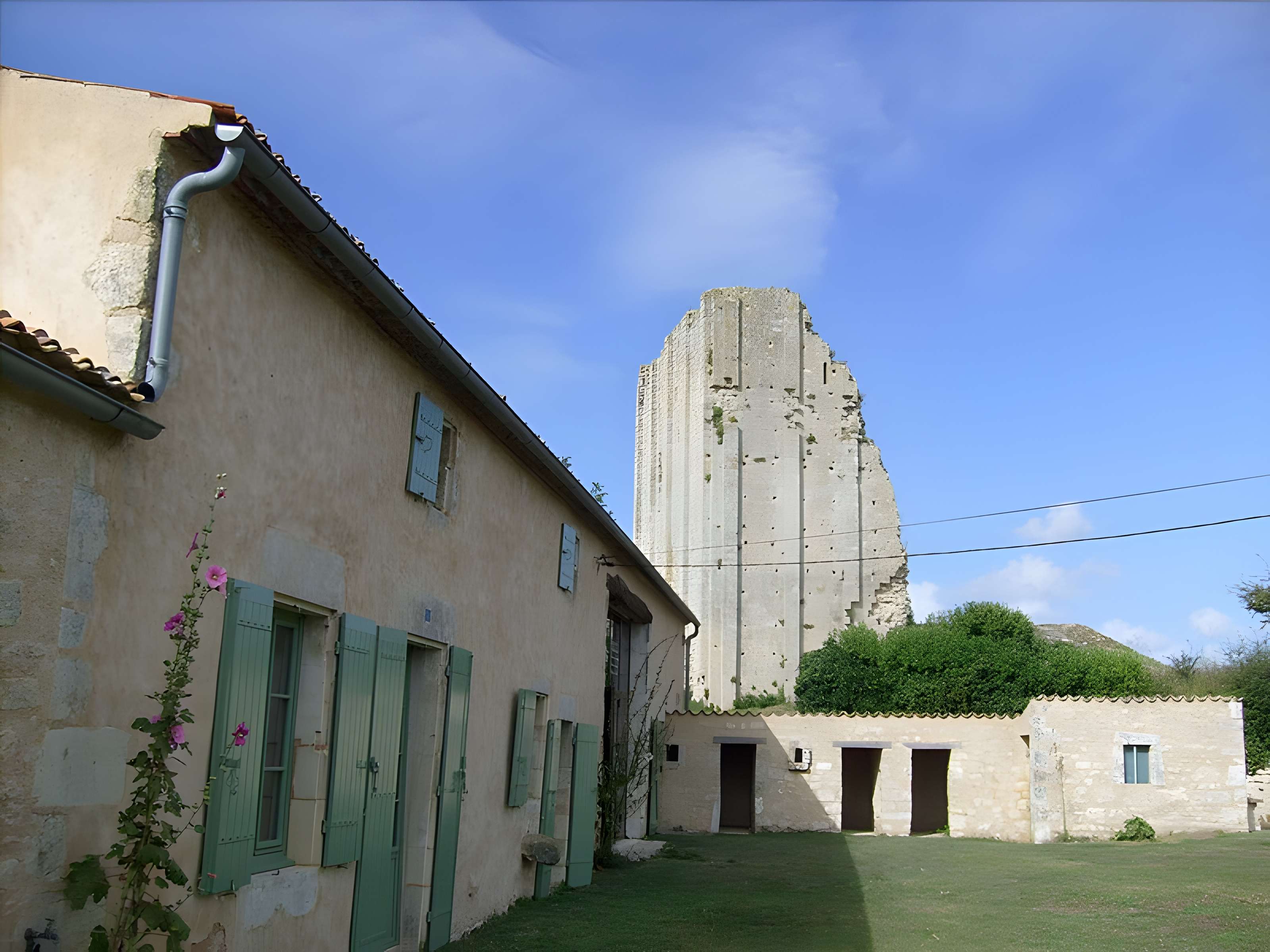 Tour de Broue à Saint-Sornin
