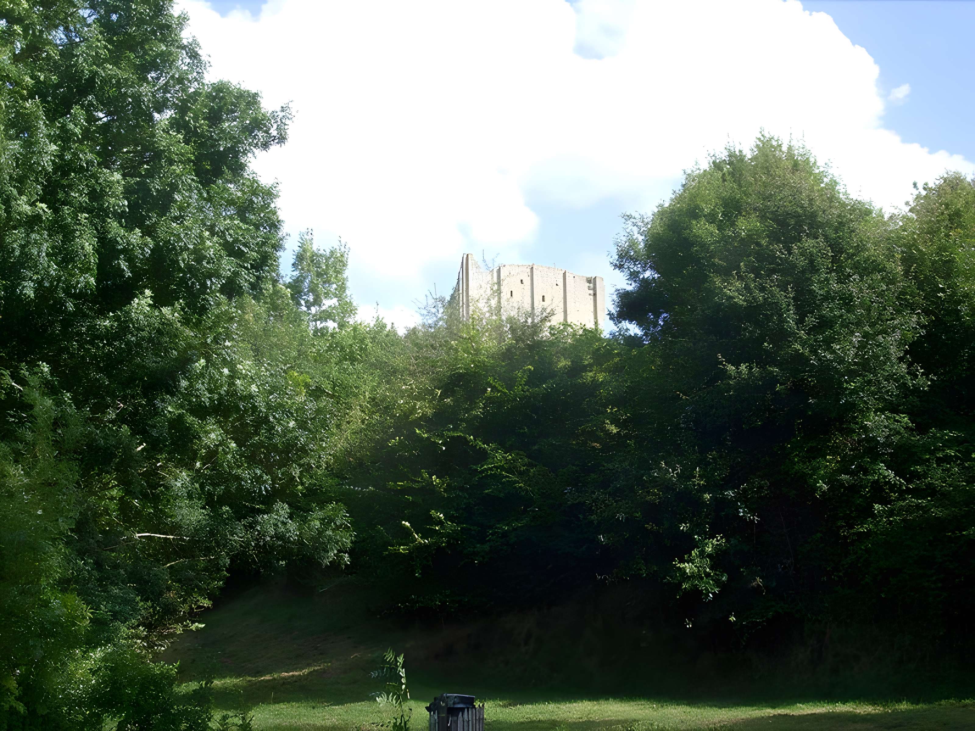 Tour de Broue à Saint-Sornin