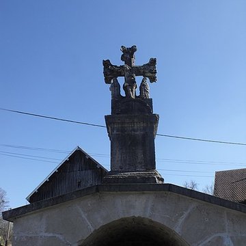 Croix du bas du village