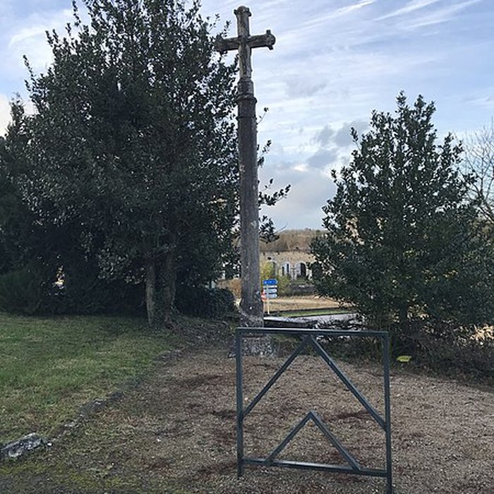 Photo de Croix de lancien cimetière de Rans