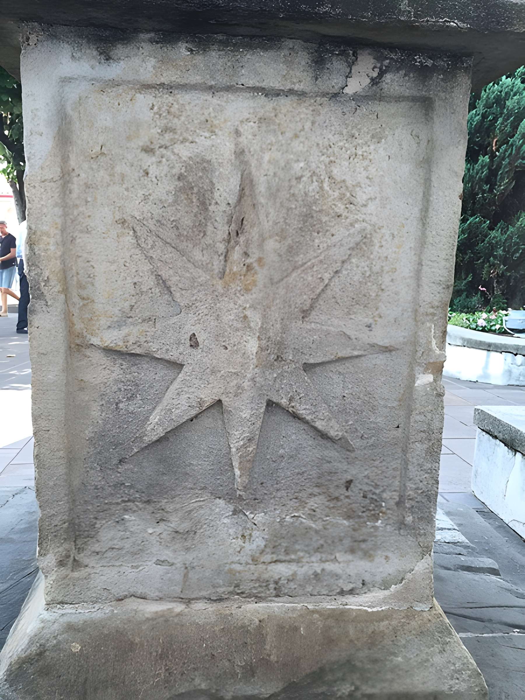 Croix de l'ancien cimetière d'Hendaye