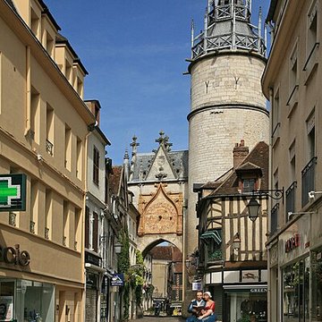 Tour de lHorloge dAuxerre