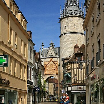 Tour de lHorloge dAuxerre
