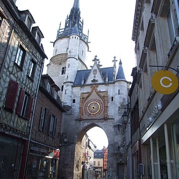 Tour de lHorloge dAuxerre