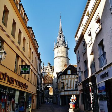 Tour de lHorloge dAuxerre