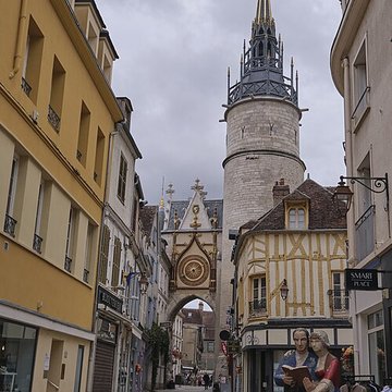Tour de lHorloge dAuxerre