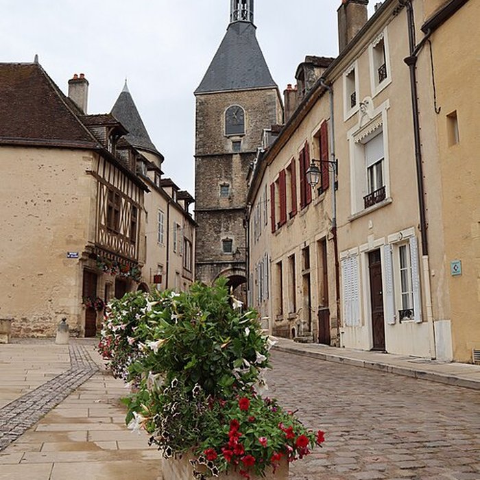 Photo de Tour de lHorloge dAvallon