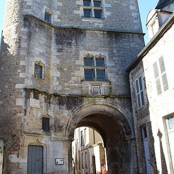 Tour de lHorloge dAvallon