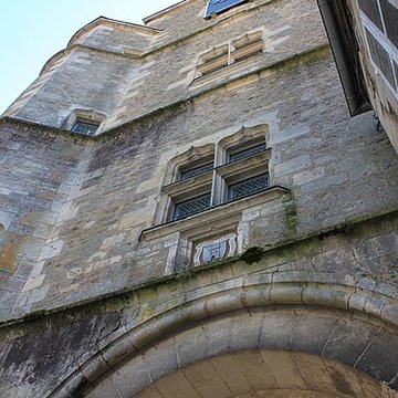 Tour de lHorloge dAvallon