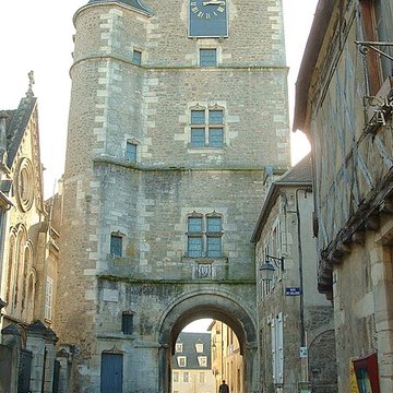 Tour de lHorloge dAvallon