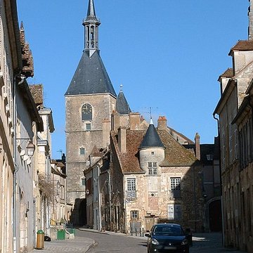 Tour de lHorloge dAvallon