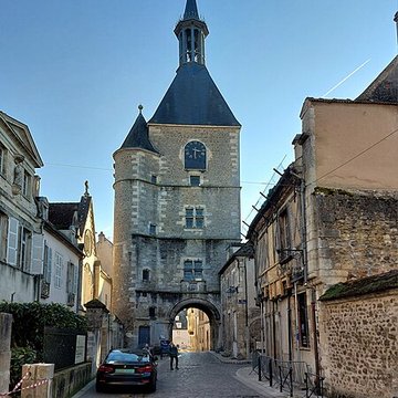 Tour de lHorloge dAvallon