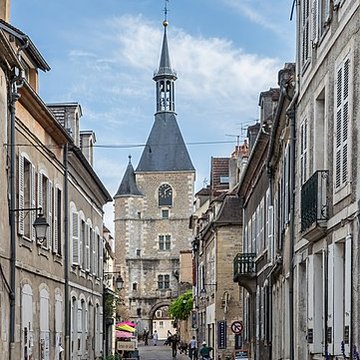 Tour de lHorloge dAvallon