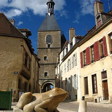 Tour de lHorloge dAvallon