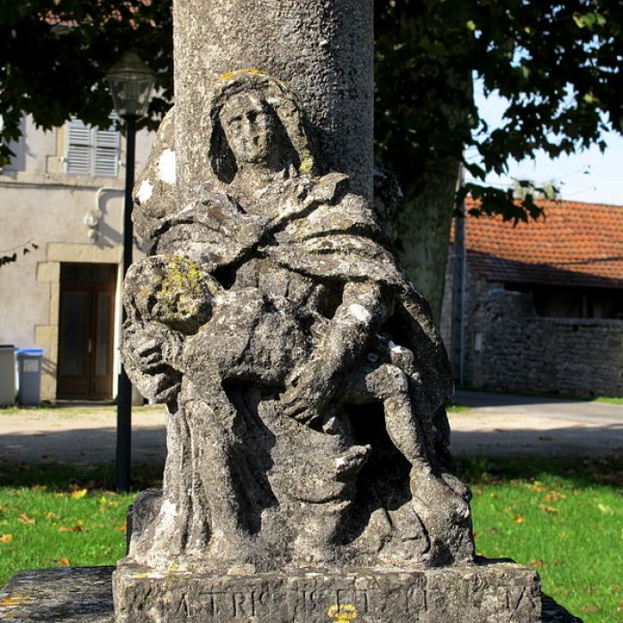 Photo de Croix de pierre datée de 1617