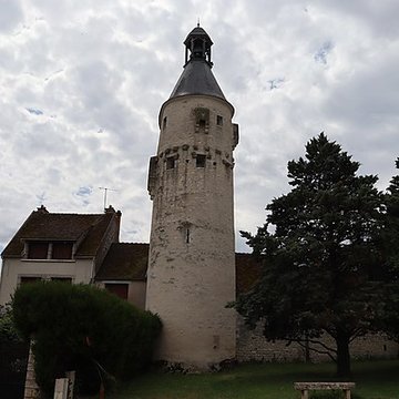 Tour de lHorloge de Cravant