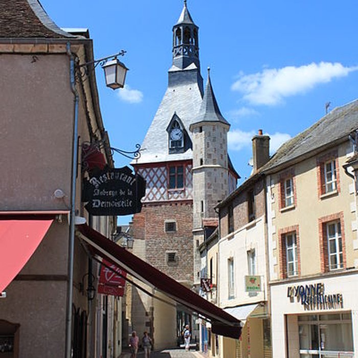Photo de Tour de lHorloge de Saint-Fargeau