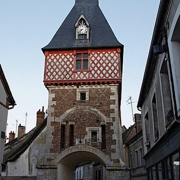 Tour de lHorloge de Saint-Fargeau