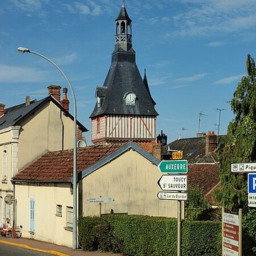 Tour de lHorloge de Saint-Fargeau