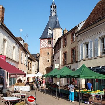 Tour de lHorloge de Saint-Fargeau