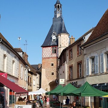 Tour de lHorloge de Saint-Fargeau