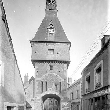 Tour de lHorloge de Saint-Fargeau